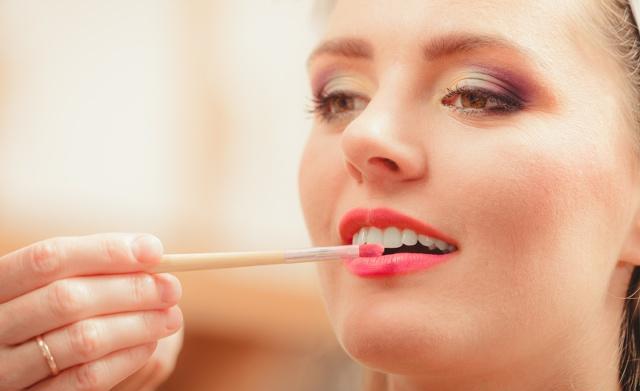 为啥口红涂了不好看,为什么口红涂不匀