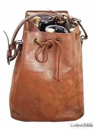 LouisVuittonMultipocket双肩包测评,louisvuitton水桶包多少钱