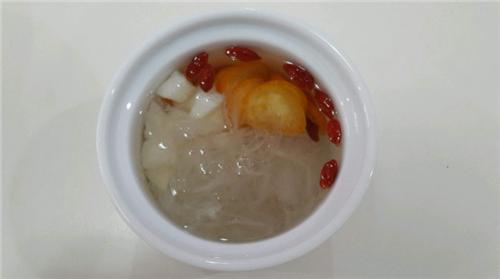 炖燕窝直接放在玻璃壶炖糊了,炖燕窝为什么用纯净水