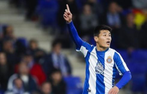 今晚这场比赛不可错过，深夜12点半开球，中国球迷值得熬夜观看