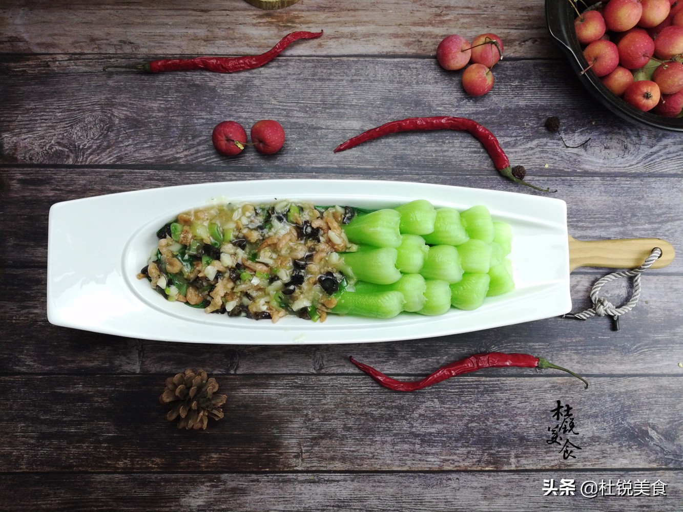 这食材蛋白质超鱼蛋奶十倍，是天然“钙库镁仓”，老人小孩要多吃