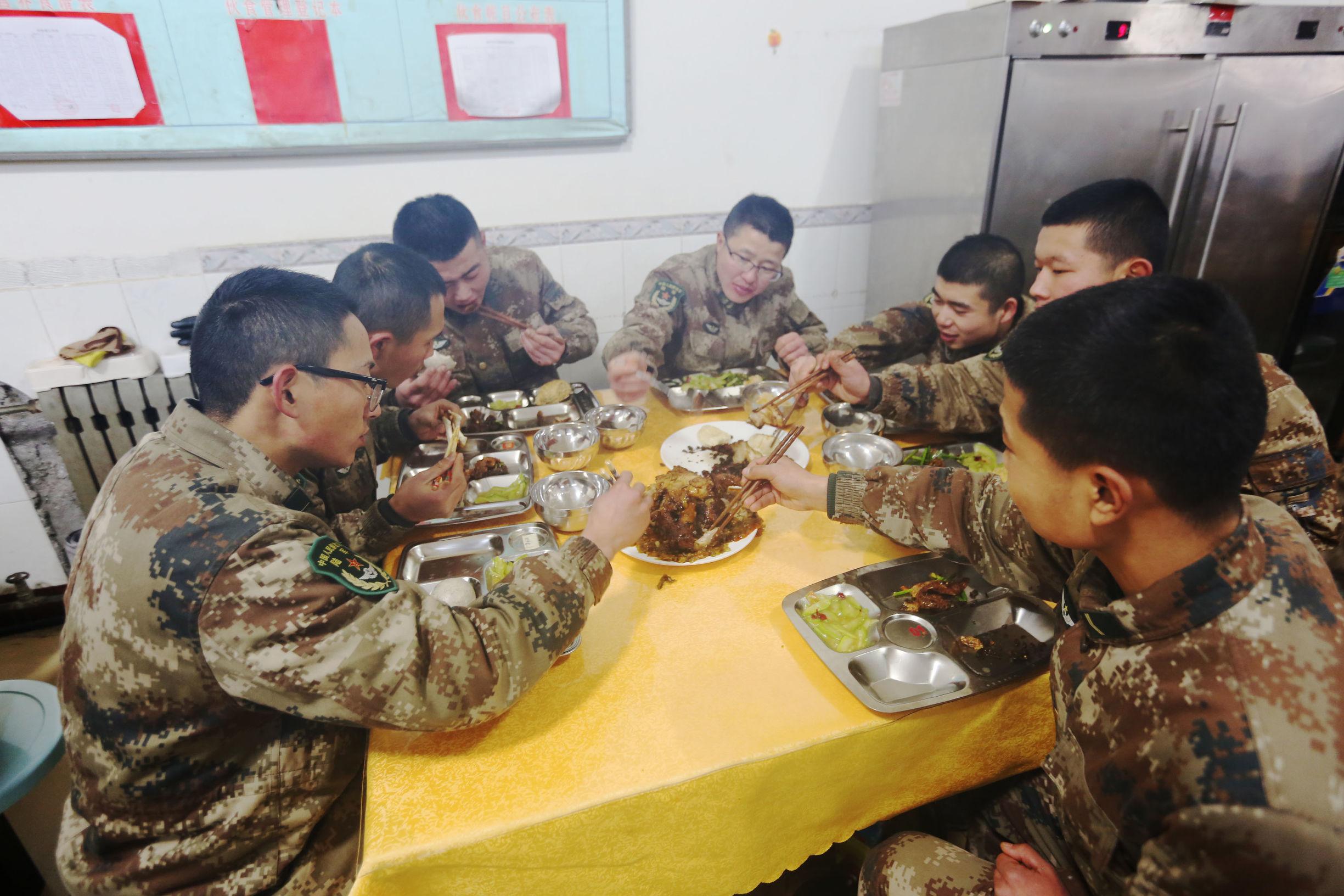 美军看解放军伙食,韩国军队伙食和印度军队伙食