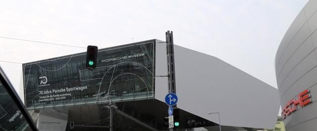 保时捷卡宴属于什么档次的车,在德国人眼里奥迪是豪华品牌吗