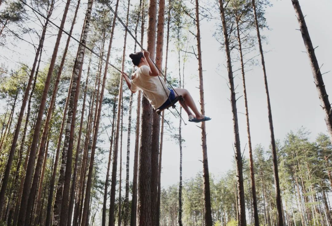 唯美景不可辜负诗词,荡秋千很美的风景