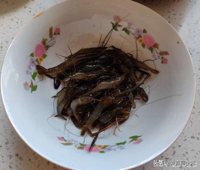 河虾水煮有营养还是爆炒有营养,水煮河虾的正确做法煮多长时间