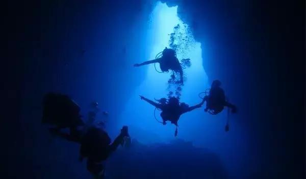 全球惊艳的10个海底世界，看到第一个就想出发！