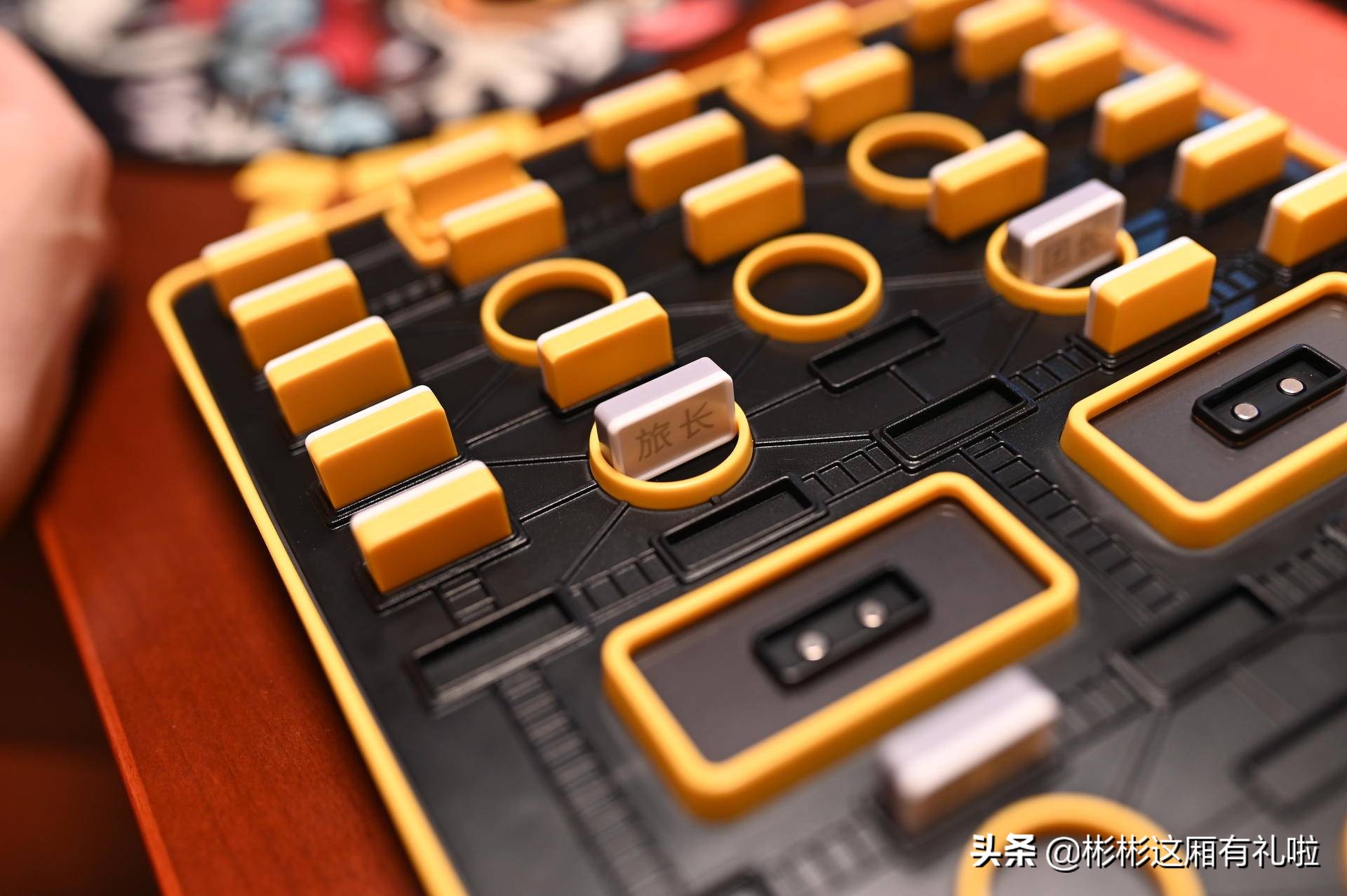 四个人能玩的军棋,四个人玩的军棋怎么玩