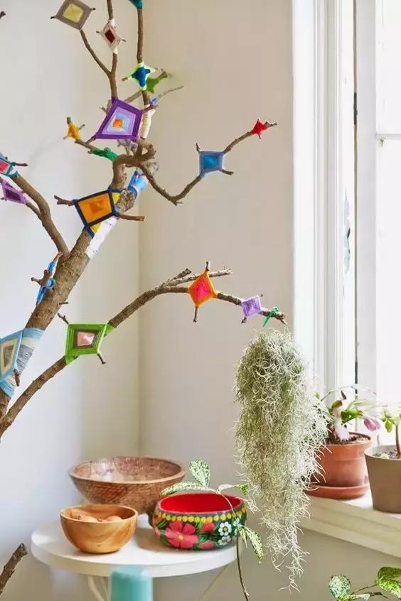 用筷子做出来的手工挂饰,用毛线做最简单的小挂饰