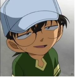 三个男生一个高冷一个腼腆,一个高冷的男生逗比