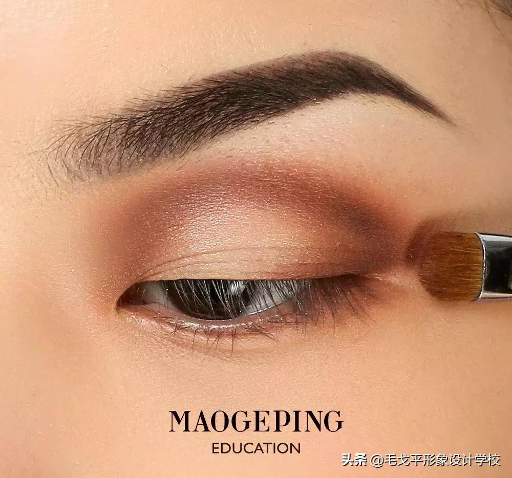 这样画眼妆优雅高级简直美到爆,日常欧式妆容适合什么眼妆