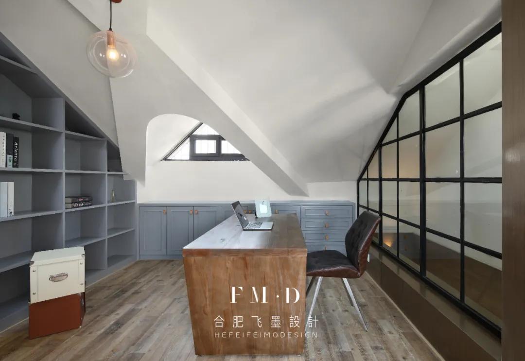 11层顶楼带阁楼露台,顶层带阁楼露台和底层带院子