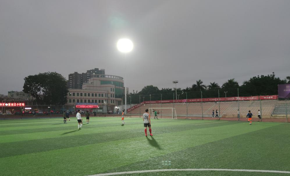 *光春**明媚，茂名市民日常文娱体育生活逐步恢复如常