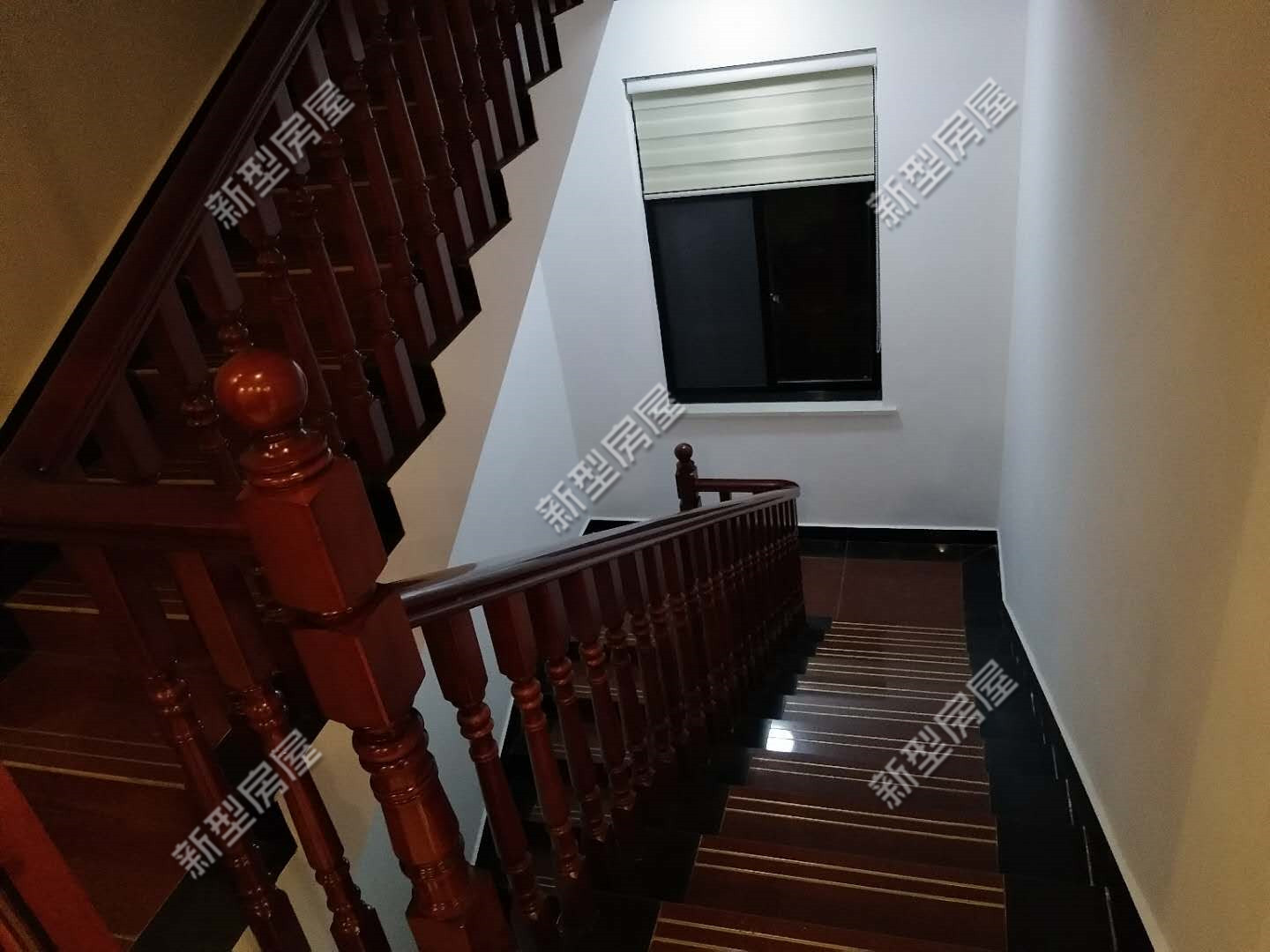 农村自建房为什么不要建旋转楼梯,农村自建房包工头不施工