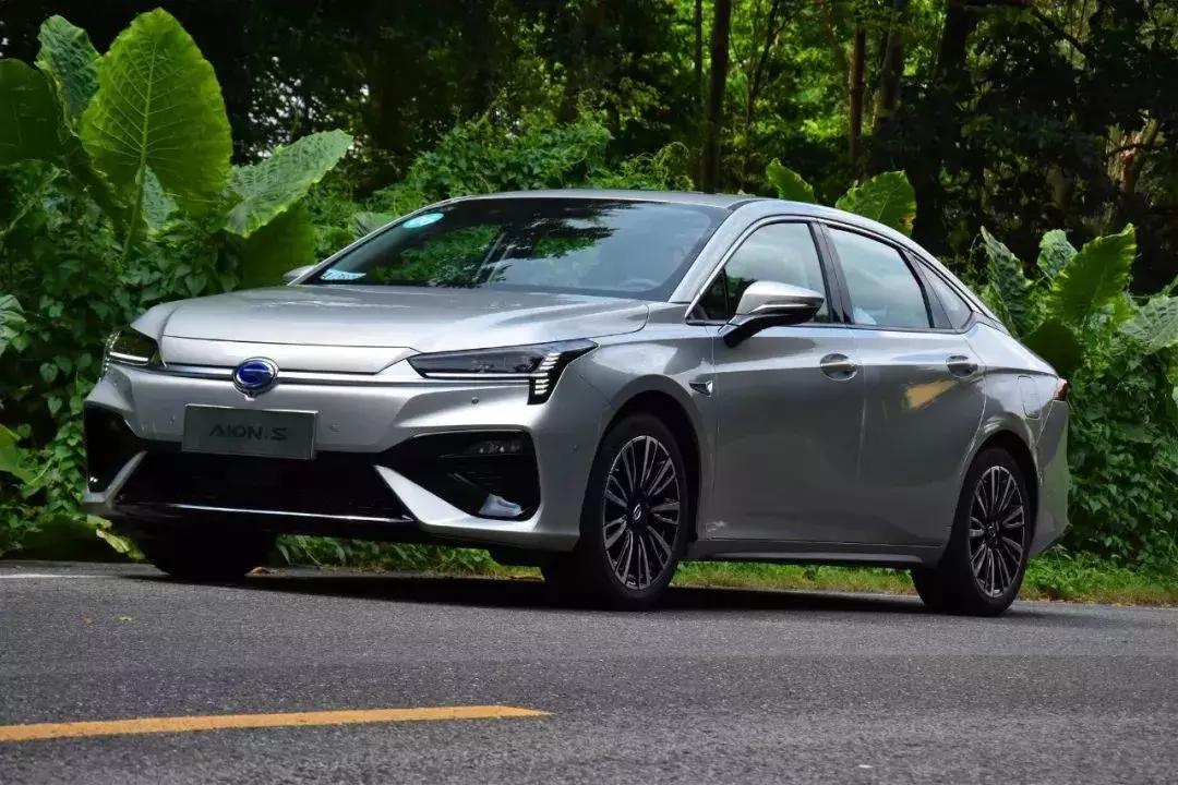 广汽埃安aions机械钥匙怎么使用,广汽埃安aions钥匙怎样换电池