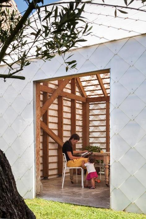 在这个淡薄的世界里深情的活着,在这个冷漠的世界温暖的活着