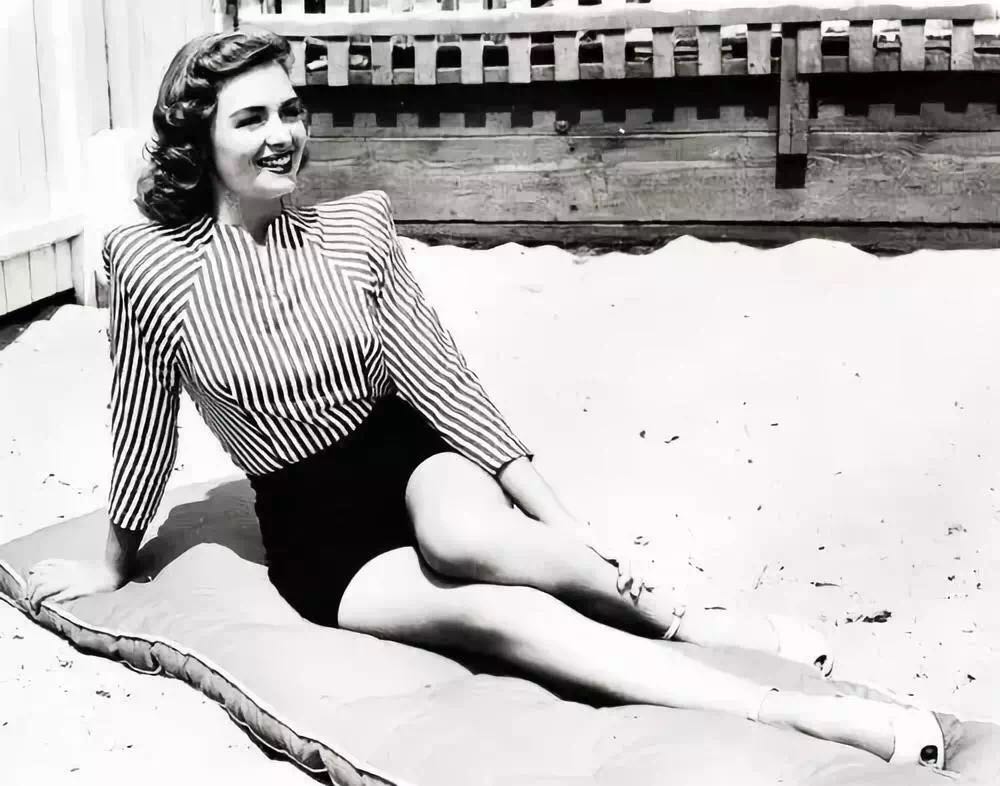 这个夏天，没一件条纹单品怎么行？4种颜色，你pick哪个