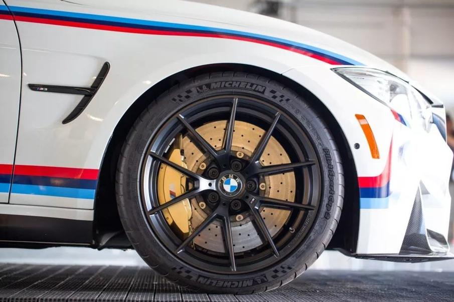 宝马2系多功能旅行车隐藏功能,宝马120im运动曜夜隐藏功能