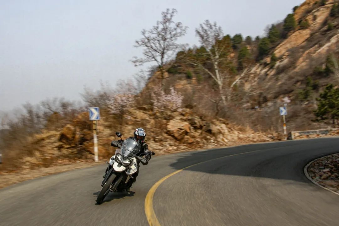 2021款凯旋老虎900试驾,试驾英伦三缸拉力凯旋tiger900