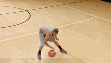 学会运球的要点,学会这几个篮球动作让你秀翻全场