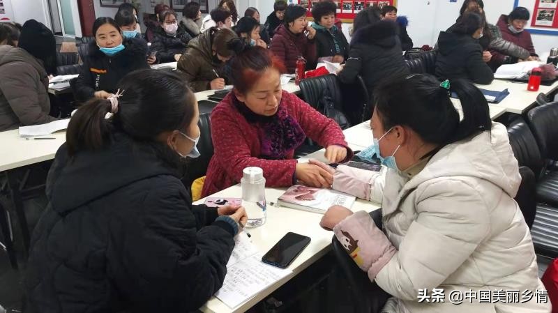 街道开展按摩师技能培训,促就业强技能推拿按摩培训活动