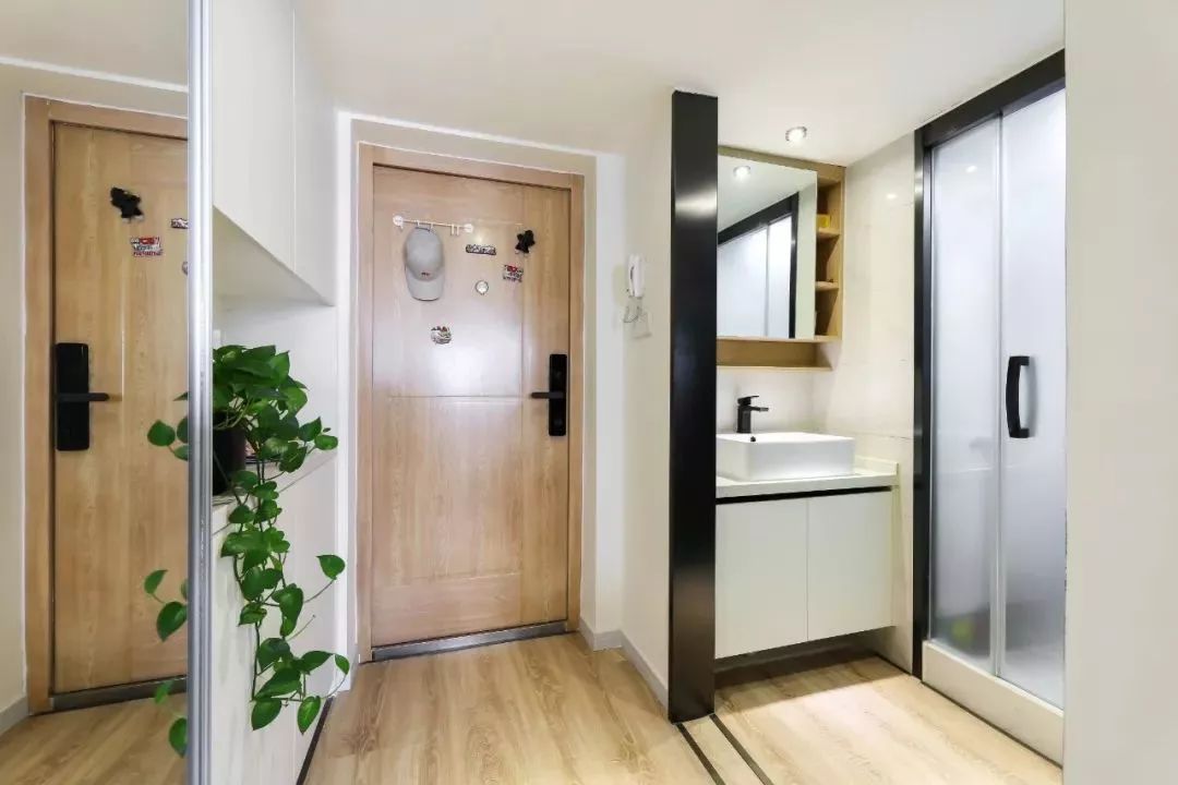 64㎡现代轻奢公寓，买了小复式，这样装修好精致