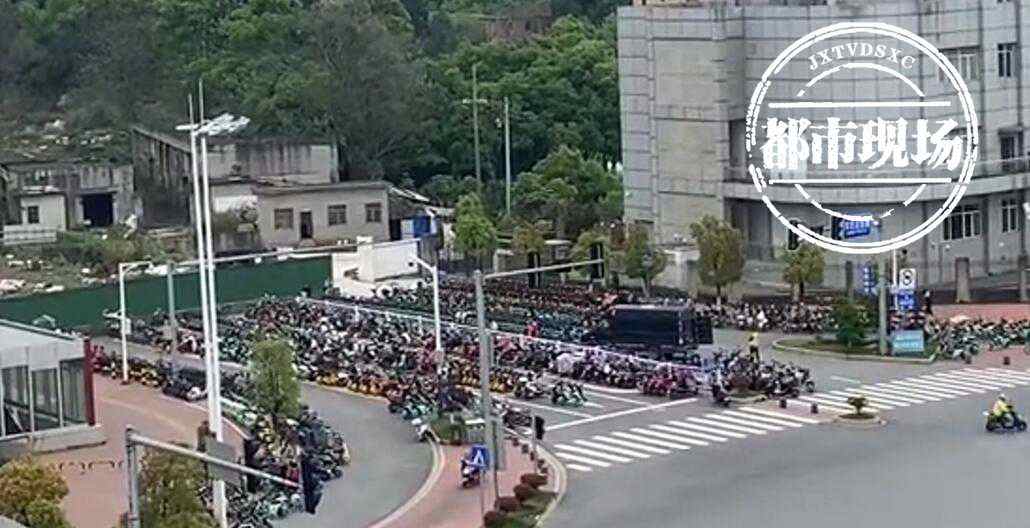 共享单车被城管丢到废弃停车场,南昌共享单车违停处理
