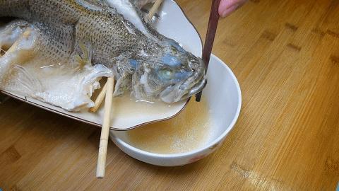 清蒸鱼怎么才能放盐,做清蒸鱼需要放盐吗