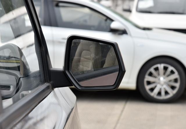 五菱宏光s和五菱宏光v拉货,好车不贵经济实惠五菱宏光s