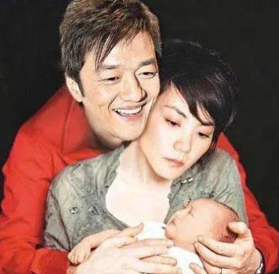 王菲的情史经历,王菲情史谈过几次恋爱