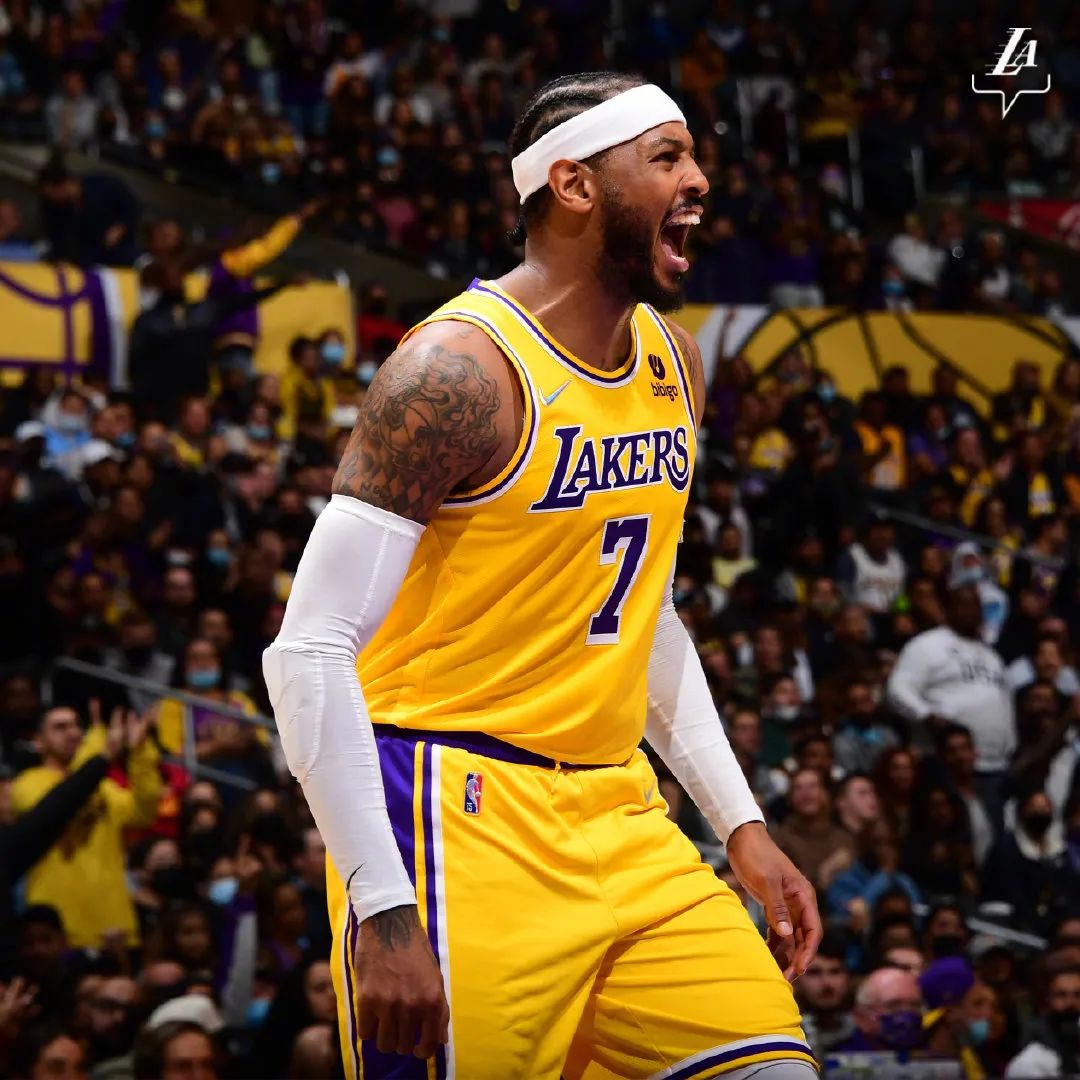 逗妹吐槽：C罗回曼联来养老？这明明是被啃老