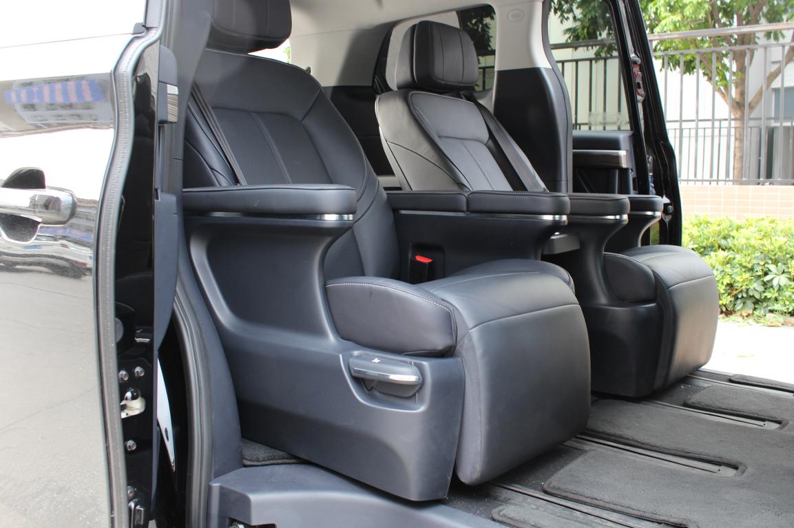 新款传祺m8改装成丰田埃尔法,传祺m8和埃尔法碰撞测试