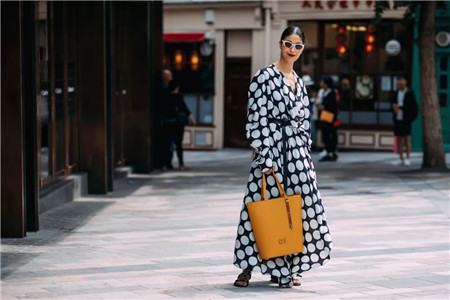 包包选择搭配,秋冬包包怎么挑选好看