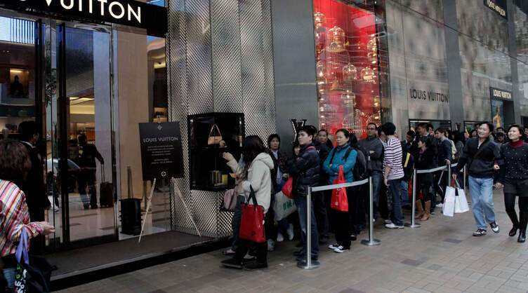 揭露假货完整产业链,假冒伪劣产品被报道