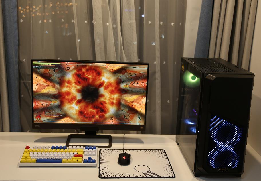 为刚踏入社会的小兄弟，配了一台高颜值散热好的FLUX平台主机