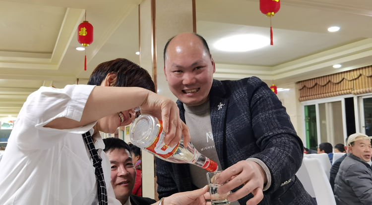 雷帝国际彩砂施工视频,雷帝国际瓷砖辅料