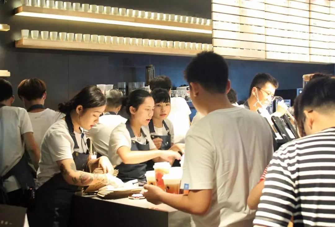 90后女大学生开奶茶店，靠6大“套路”日销千杯