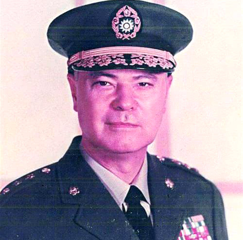 他是香港首富之子,七七事变爆发后,他立即申请率军抗日