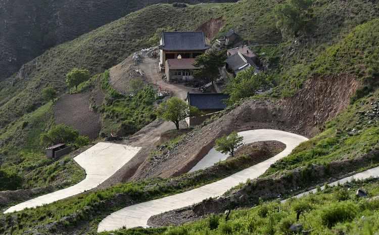 乡村古寺庙,五一家乡山顶寺庙一游