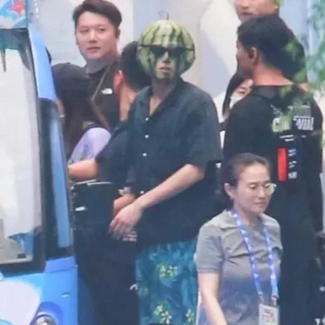 王鹤棣皱眉杨洋皱眉,明星被王鹤棣颜值惊艳