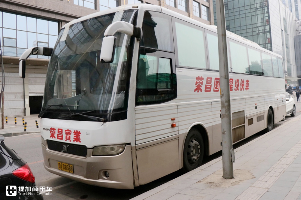 最经典最豪华的大巴车多少钱,当年的豪华大巴