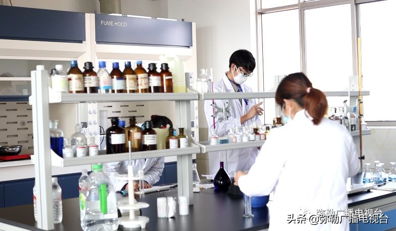 赞！弥勒这几家公司：减免摊位费，免费送餐、送菜，送消毒水...