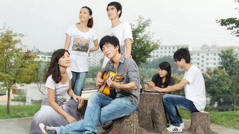 阳光不燥，秋风正好，带你一键解锁咸职的别样风采