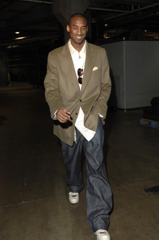 科比从小飞侠变成黑曼巴,小飞侠科比vs黑曼巴科比