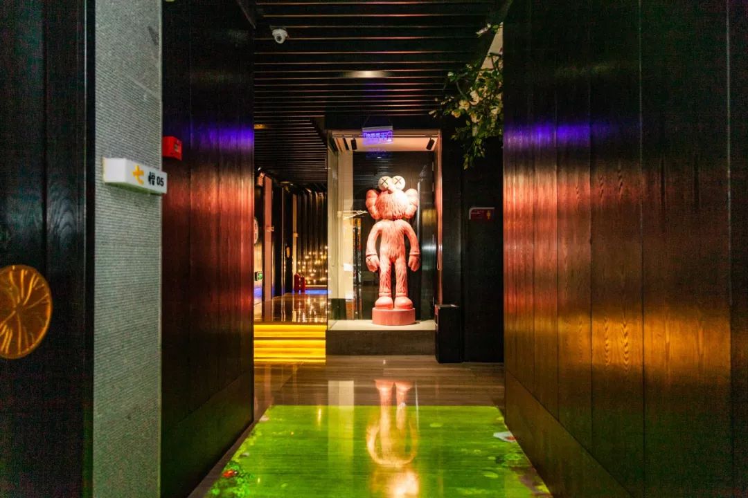 大连这家店做足疗还能看电影,是时候来一次全身心的放松了