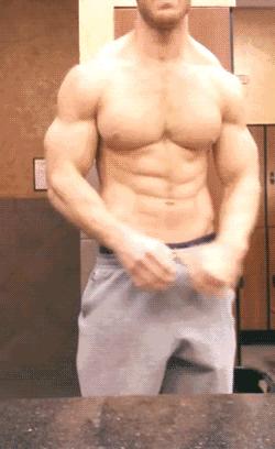 新人体力差的进健身房锻炼计划表,健身房男士一周训练健身计划表