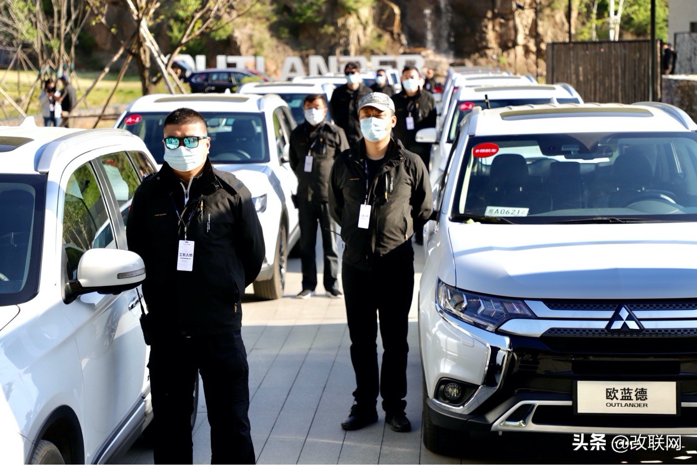 三菱欧蓝德后排放倒改床视频,三菱欧蓝德旅行床车