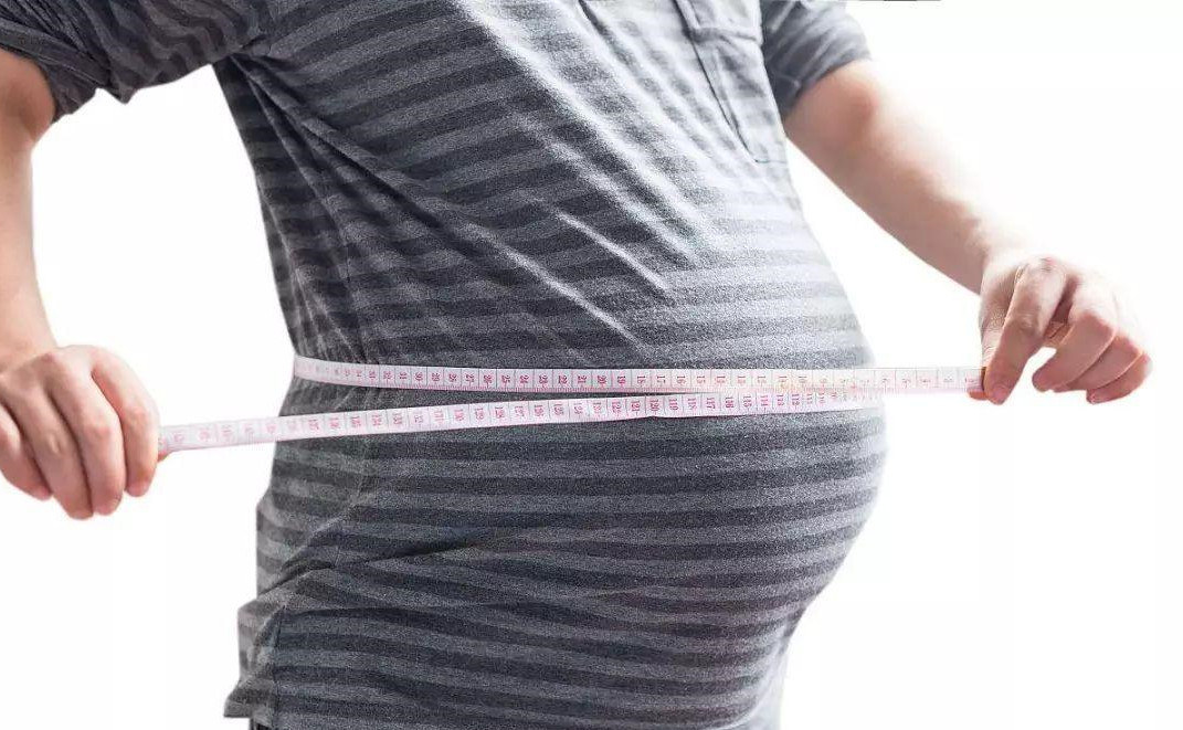 孕妈肚子大小,胎儿大小是孕妇吃多少决定的吗