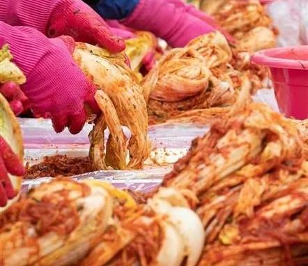 韩国人受欺凌事件,吐槽韩国人泡菜事件