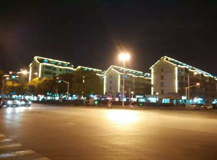 上海安亭汽车城夜生活,夜上海不夜城