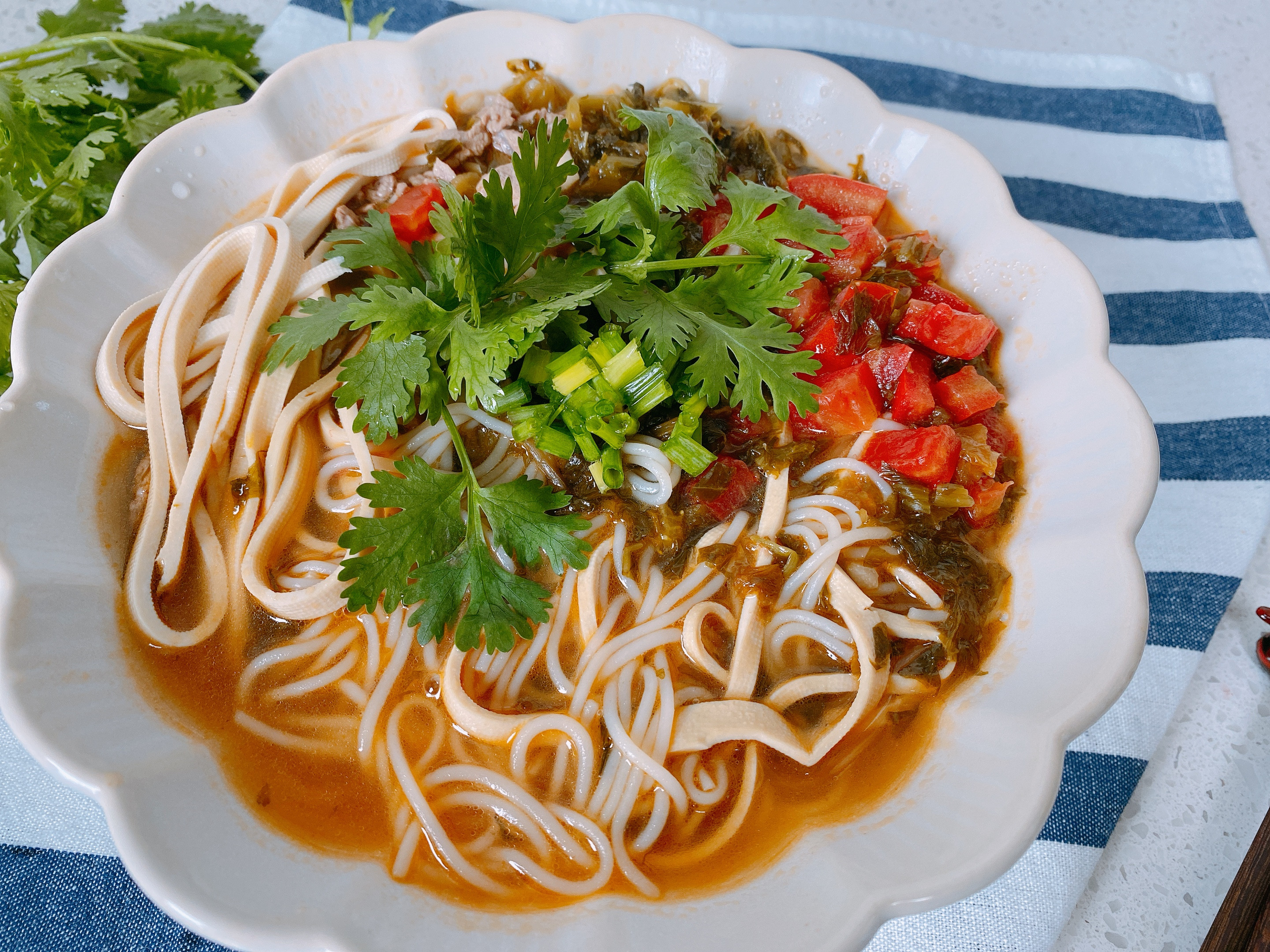 米粉炒粉怎么煮才好吃,在家做三鲜米粉最简单的方法